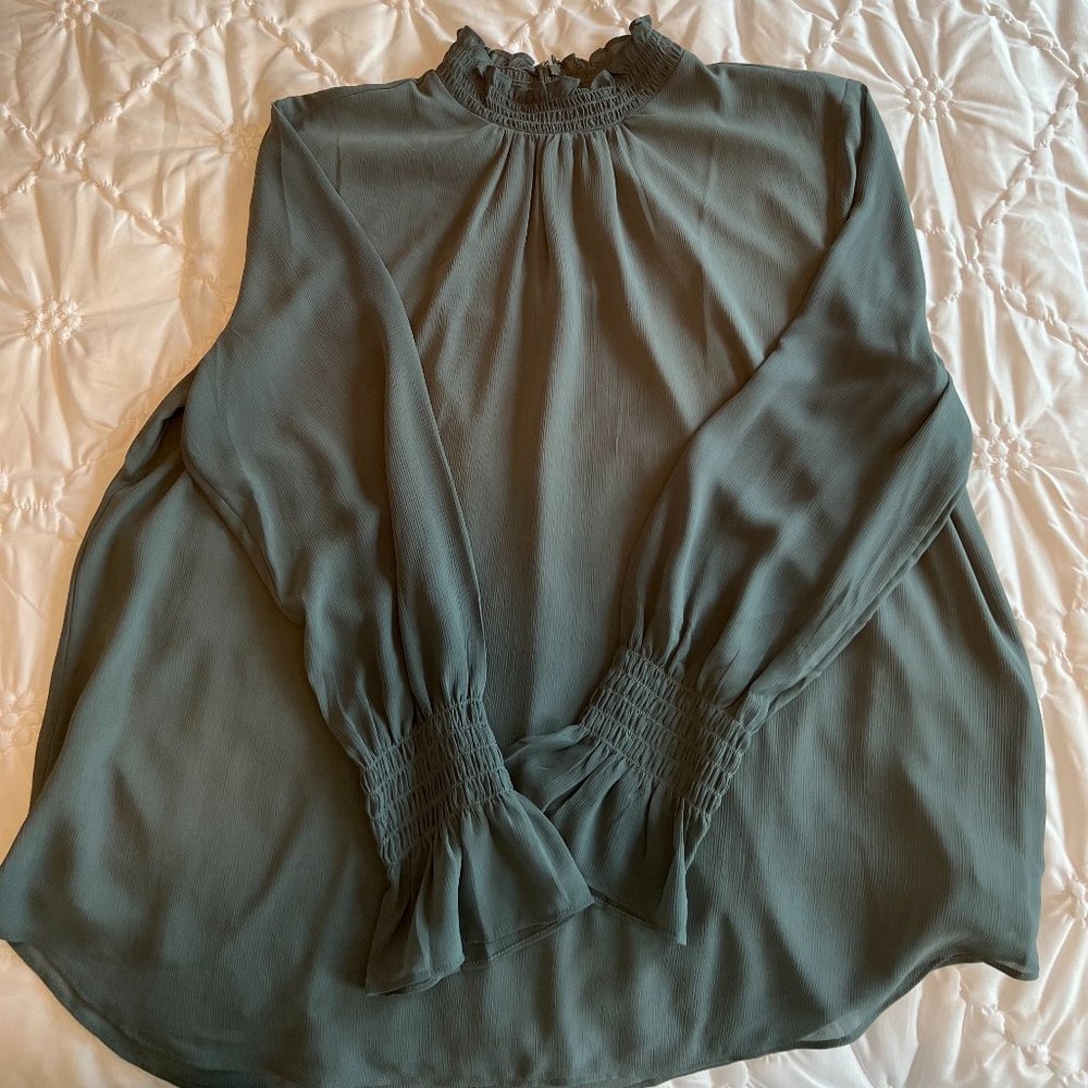 Ann Taylor Light Greenish Gray XXL Top/Blouse